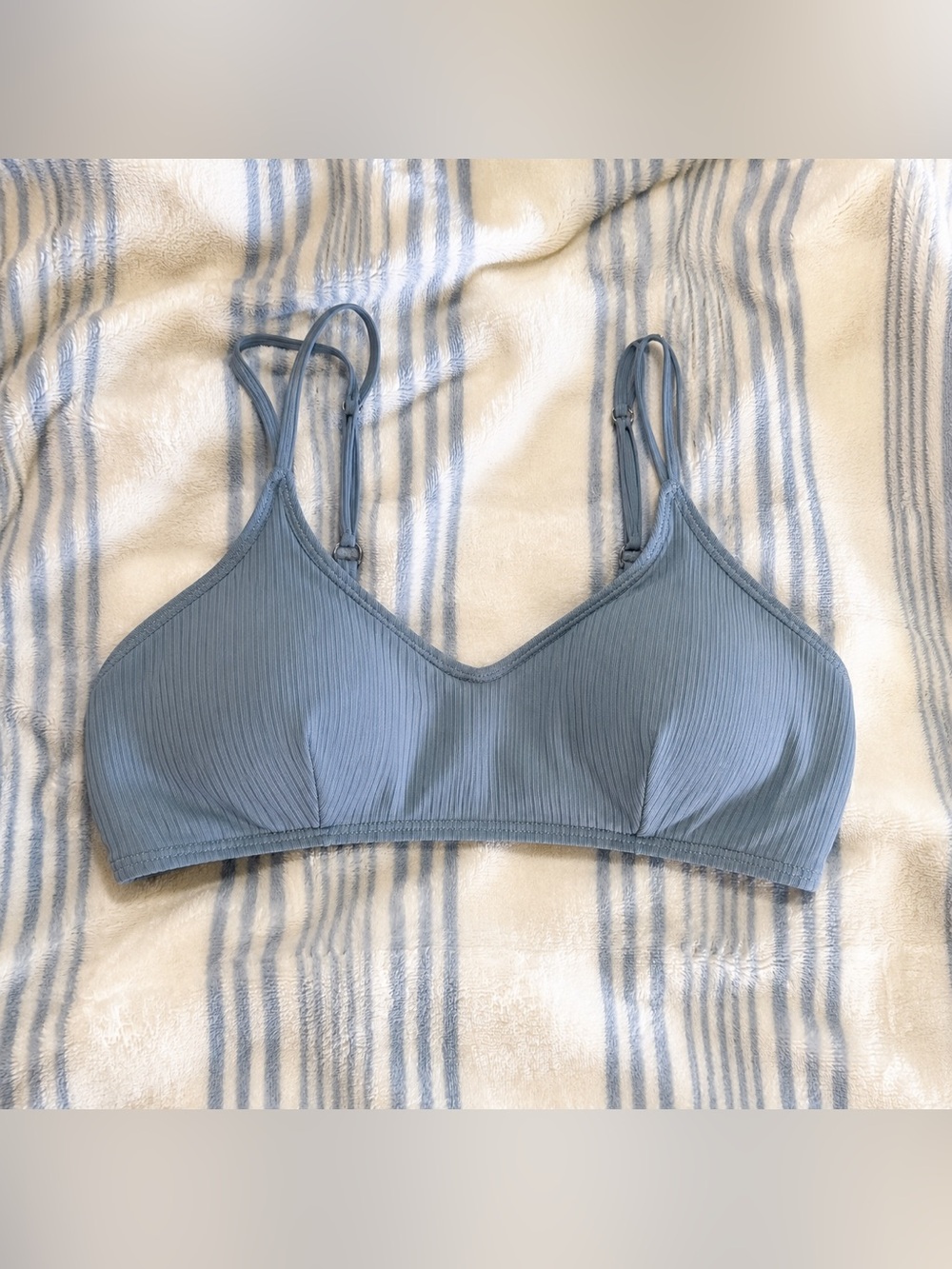 ROMWE Blue Ribbed Bikini Top Size M Adjustable Straps Padded Swim Bralette